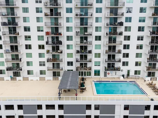 $595,000 | 101 South Gulfstream Avenue, Unit 10E, Sarasota, FL 34236