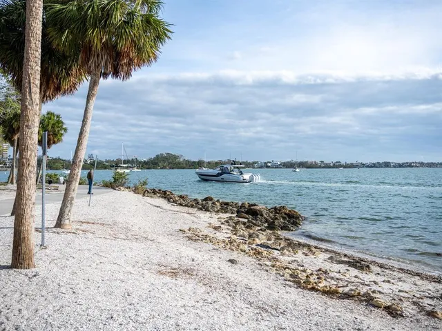 $595,000 | 101 South Gulfstream Avenue, Unit 10E, Sarasota, FL 34236