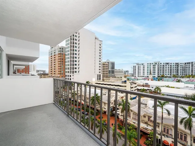 $595,000 | 101 South Gulfstream Avenue, Unit 10E, Sarasota, FL 34236
