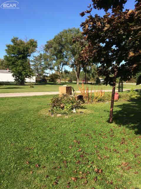 3167 North Belsay Road Flint, MI 48506 - Photo 8 of 33 20421909-7.JPG