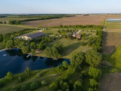 $3,950,000 | 3076 North 400 East Road, McLean, IL 61754
