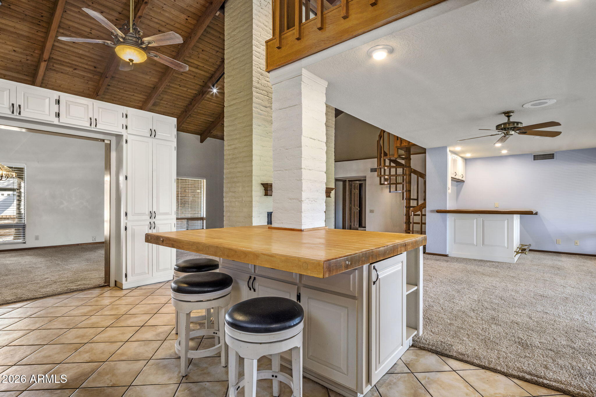 5555 East Turquoise Avenue Paradise Valley, AZ 85253 - Photo 15 of 42 Island