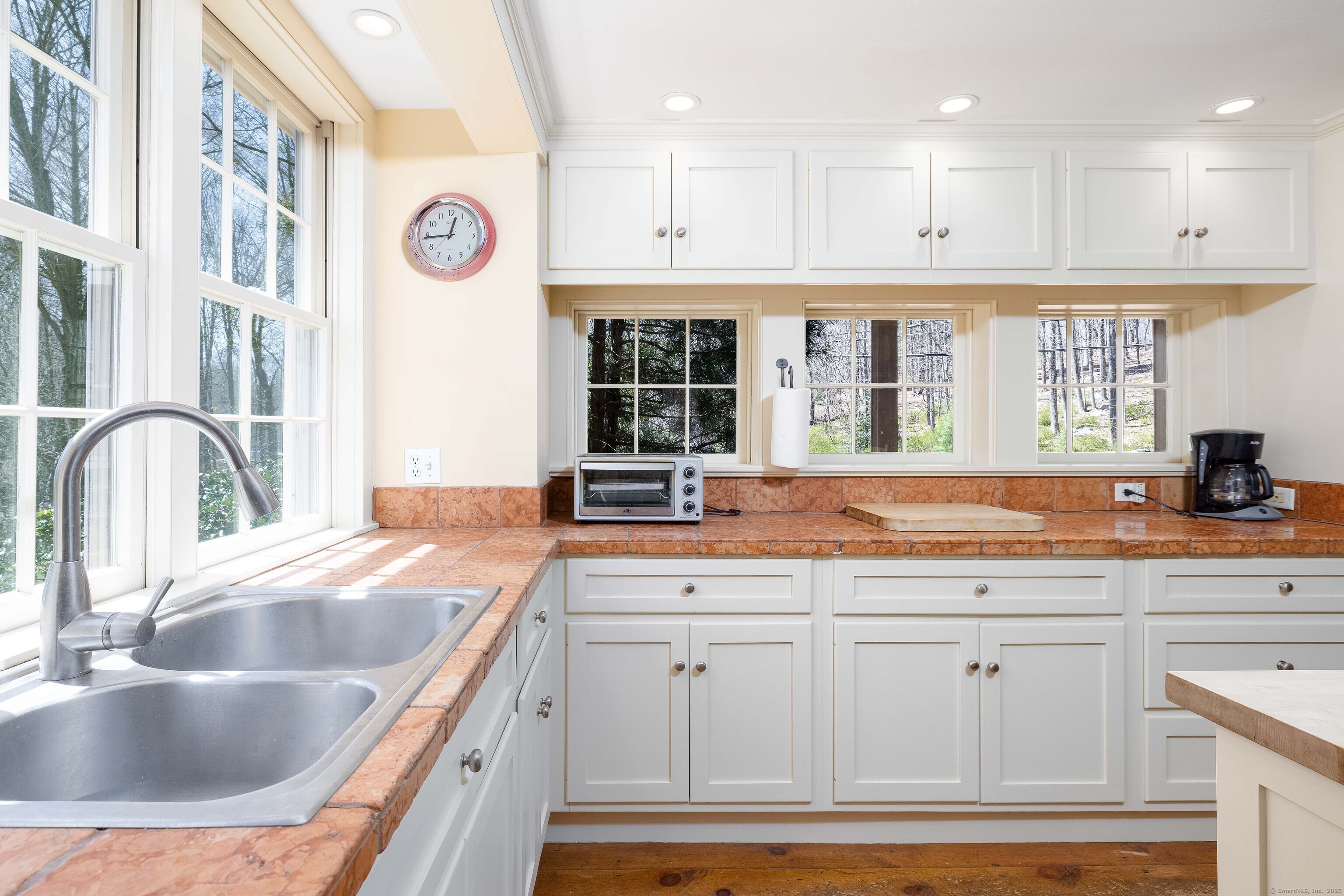 180 Green Hill Road Killingworth, CT 06419 - Photo 5 of 39 a kitchen with granite countertop a sink and window