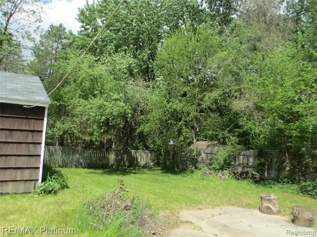 604 North Road Fenton, MI 48430 - Photo 18 of 23