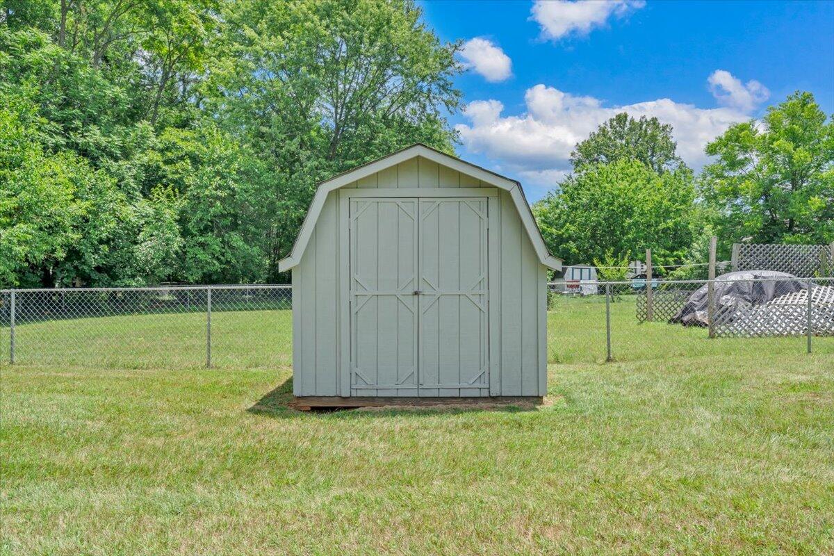 4933 Hildebrand Road Northwest Roanoke, VA 24012 - Photo 18 of 29 18-MIB04584
