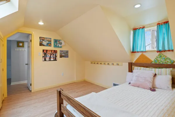 $1,195,000 | 60 Walnut Avenue, North Hampton, NH 03862