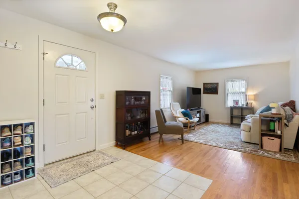 $1,195,000 | 60 Walnut Avenue, North Hampton, NH 03862