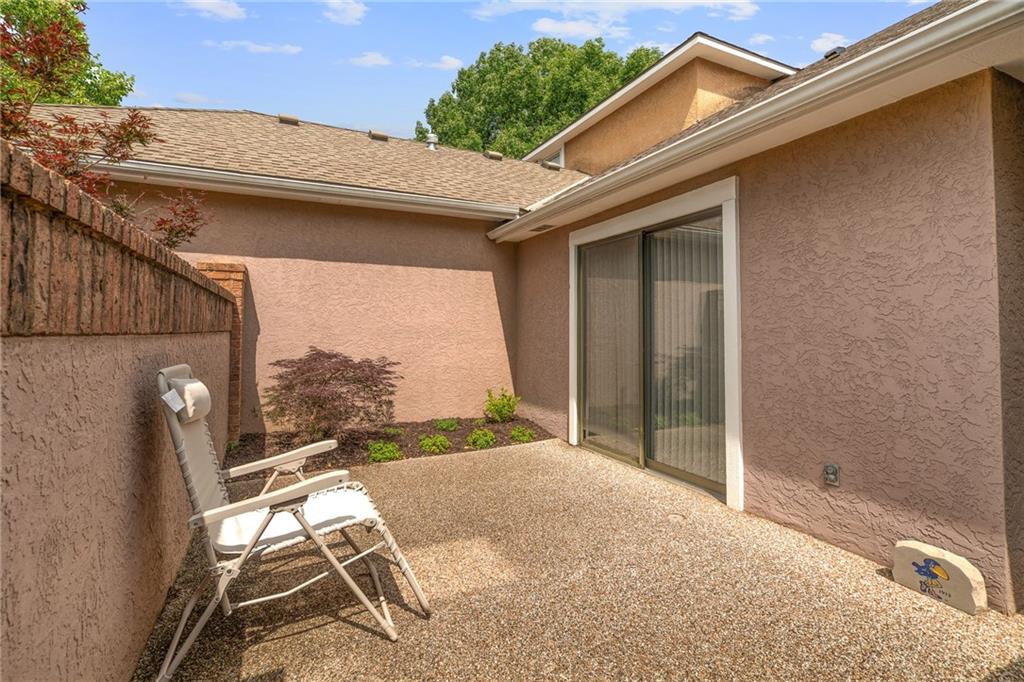 9736 Reeder Street Overland Park, KS 66214 - Photo 28 of 40
