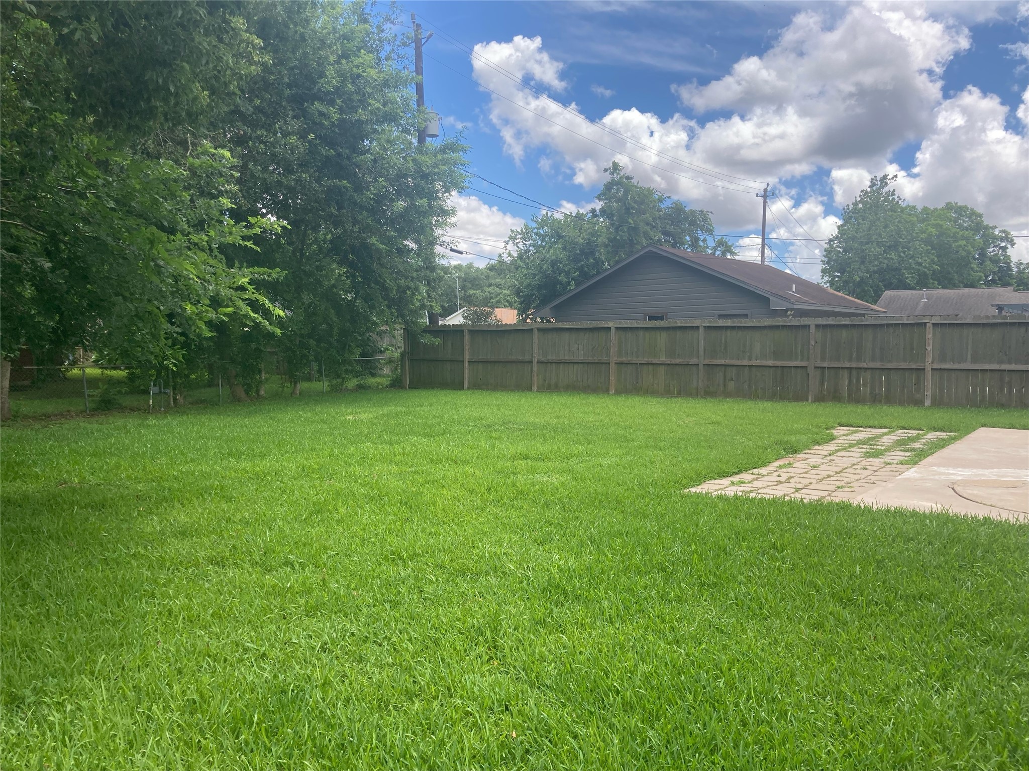 415 Cole Street Webster, TX 77598 - Photo 15 of 16