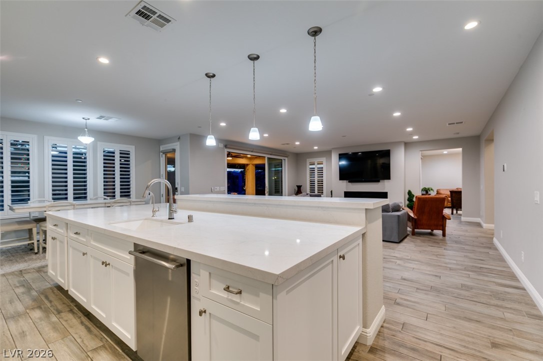 8615 Jerlyn Street Las Vegas, NV 89113 - Photo 11 of 76 Large Kirchen island