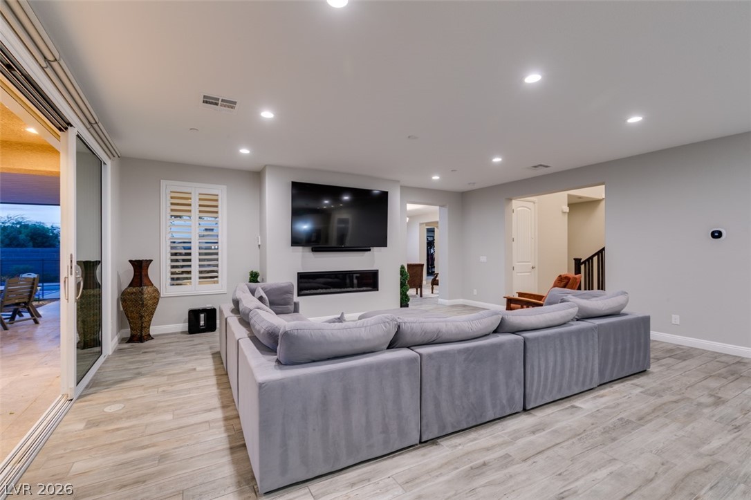 8615 Jerlyn Street Las Vegas, NV 89113 - Photo 17 of 76