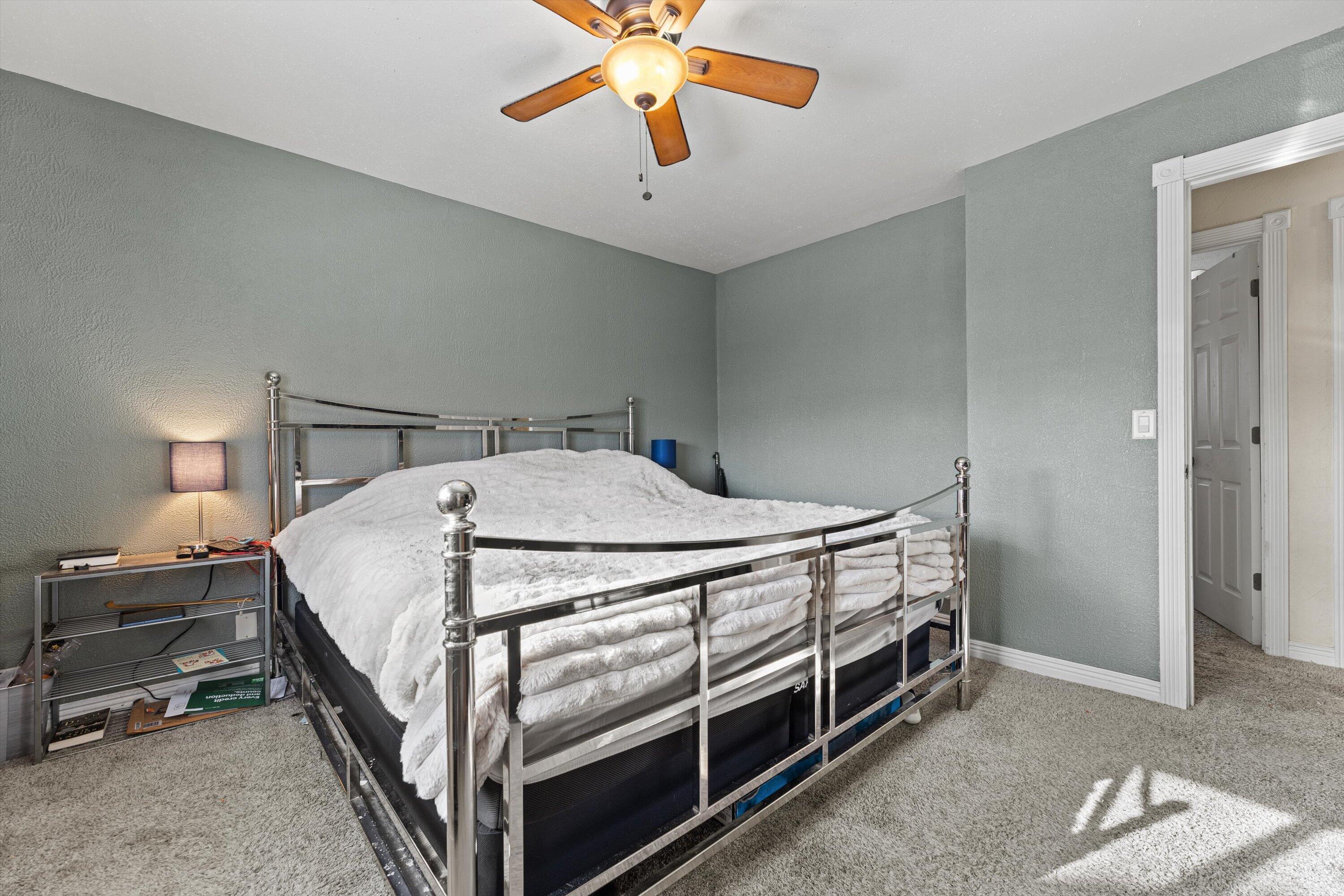 809 Ridgeway Drive Pewaukee, WI 53072 - Photo 15 of 41 Primary Bedroom