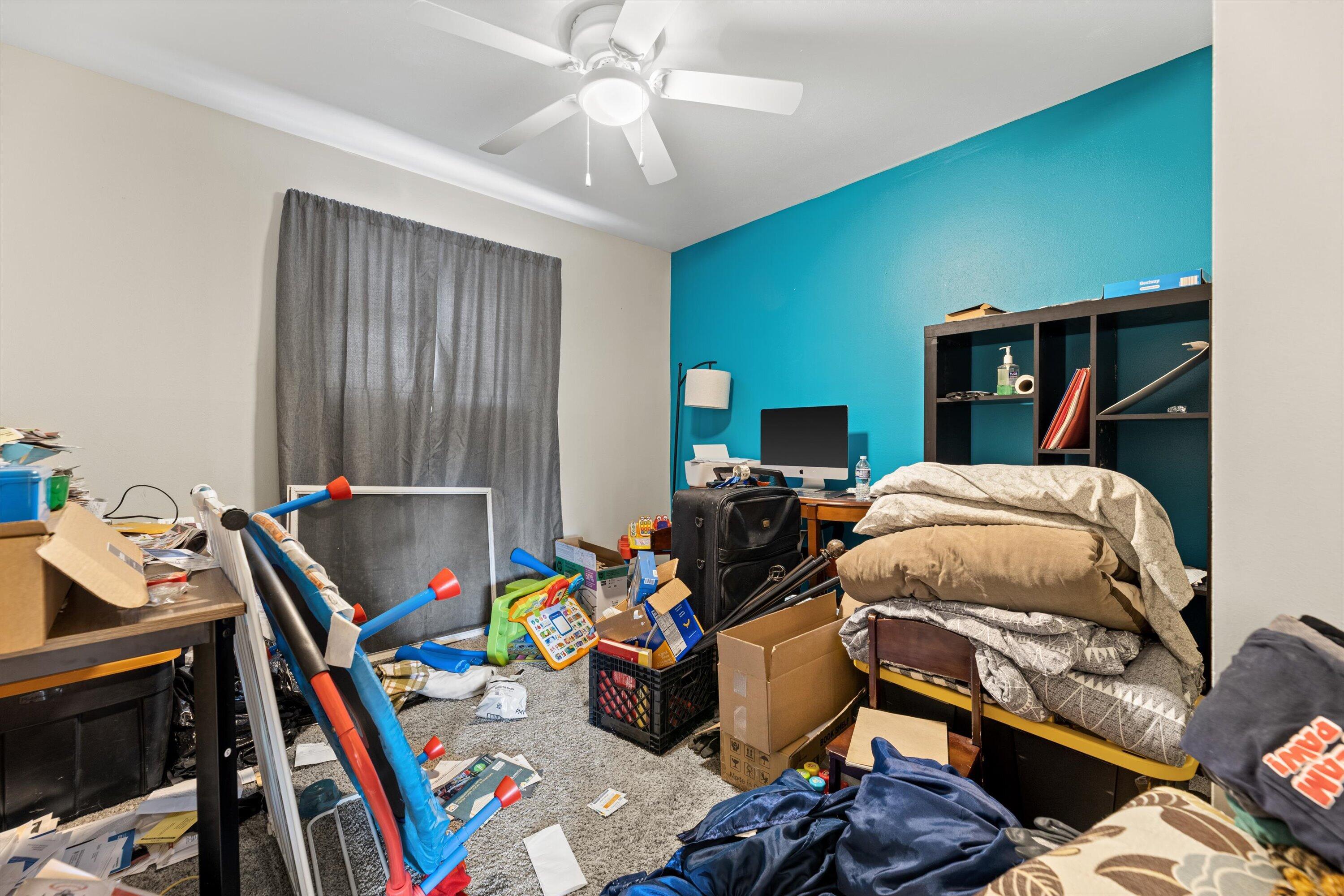 809 Ridgeway Drive Pewaukee, WI 53072 - Photo 21 of 41 Bedroom 3