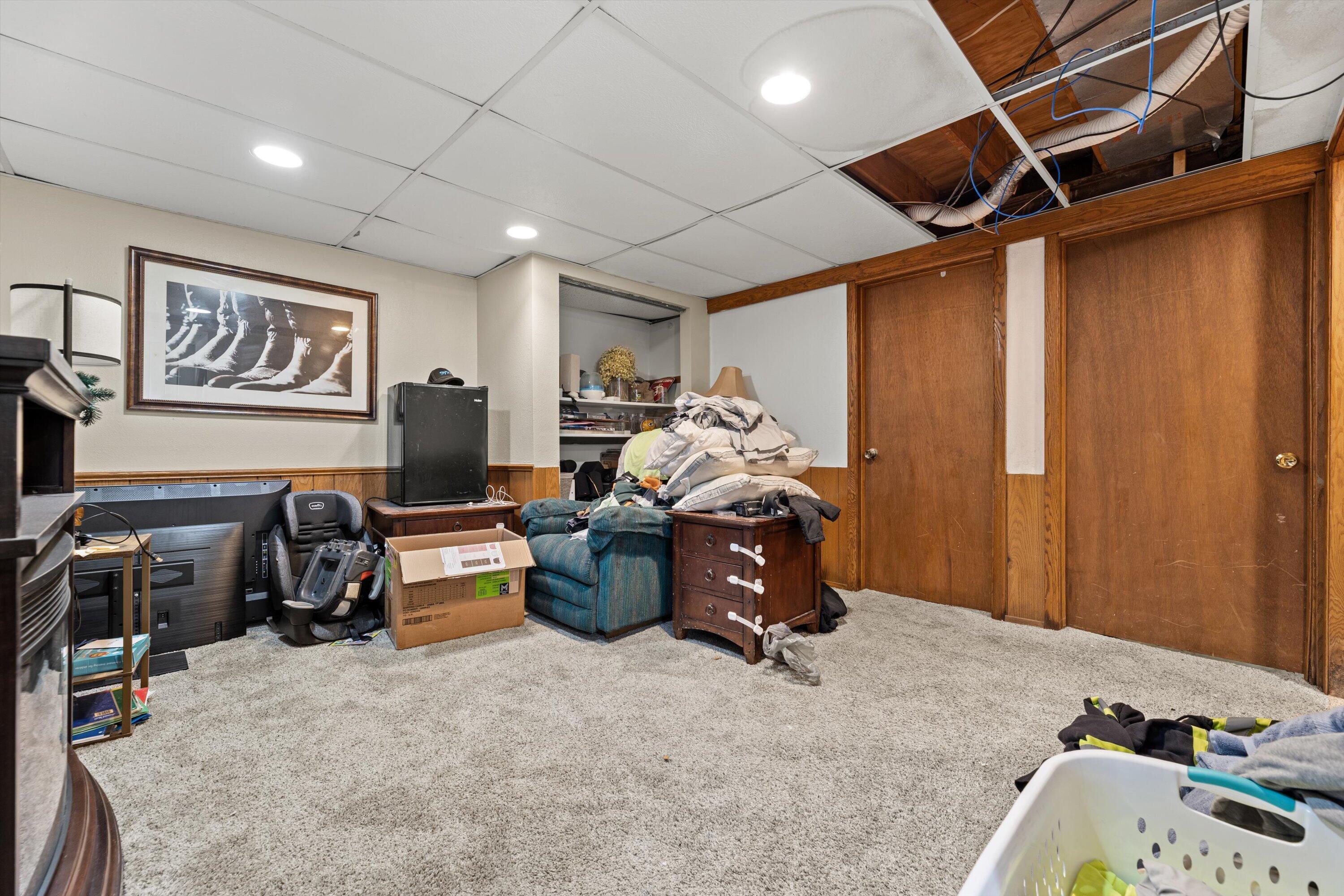 809 Ridgeway Drive Pewaukee, WI 53072 - Photo 23 of 41 Finished Basement