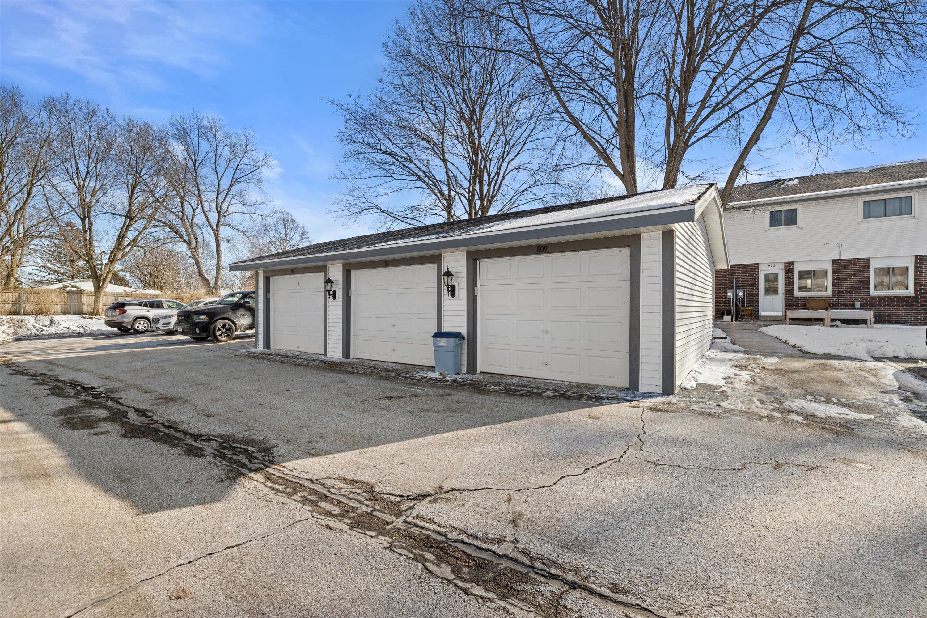 809 Ridgeway Drive Pewaukee, WI 53072 - Photo 28 of 41 Detached Garage