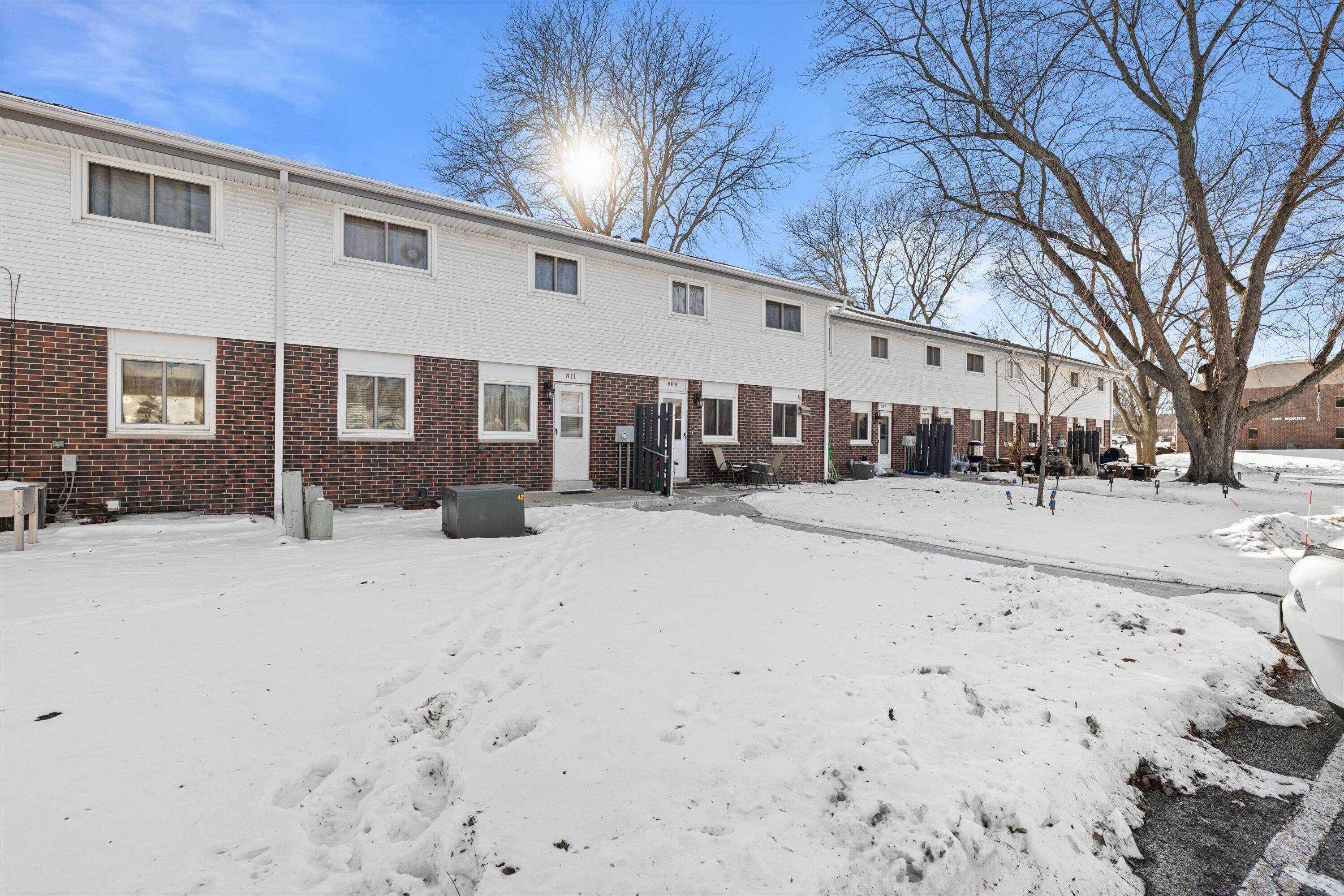 809 Ridgeway Drive Pewaukee, WI 53072 - Photo 30 of 41 Exterior