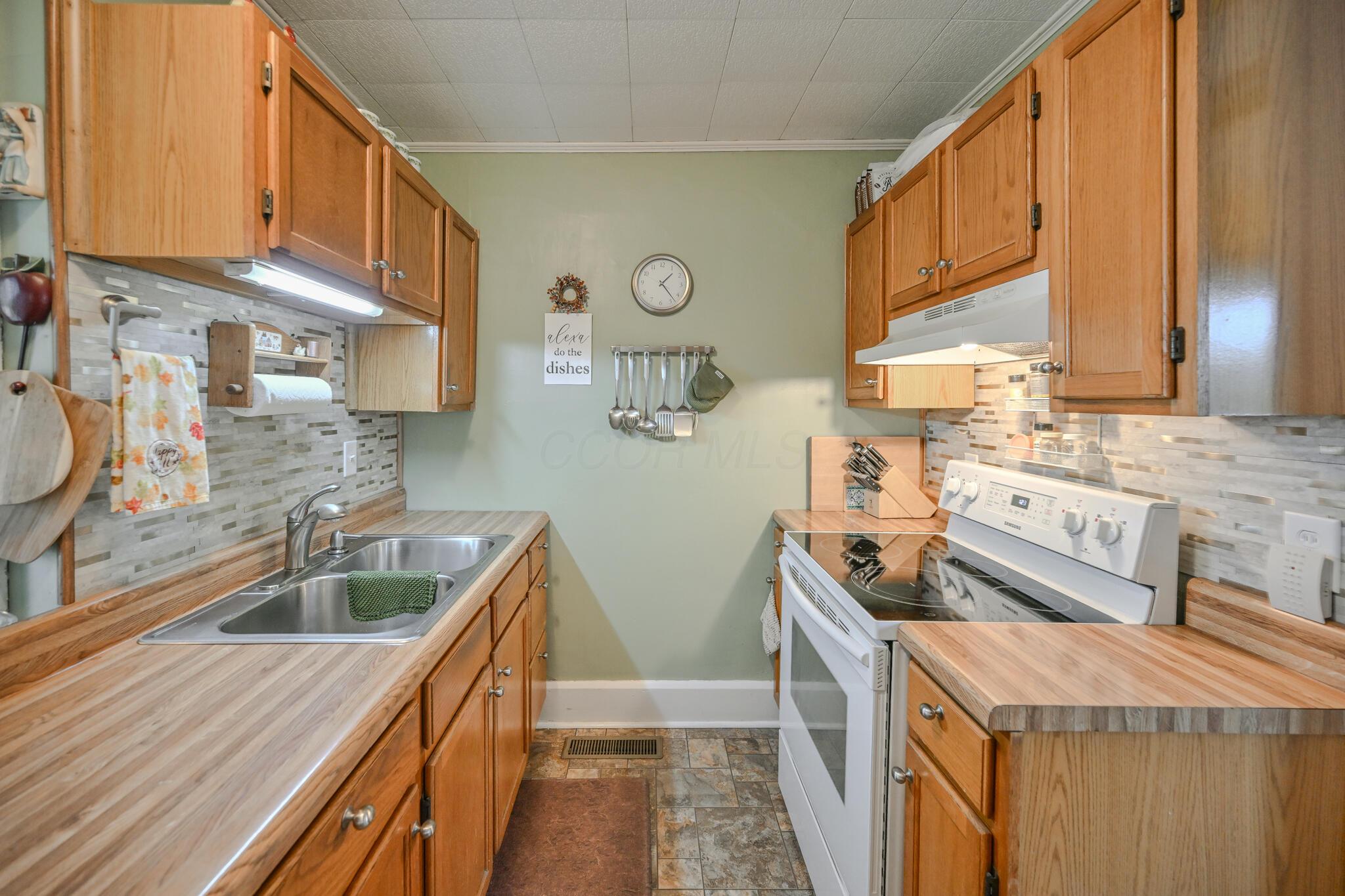 415 Bellaire Avenue Springfield, OH 45503 - Photo 17 of 56 20250929-415 Bellvue-017_1
