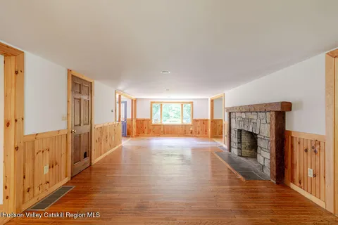 $625,000 | 534 Collins Street, Hillsdale, NY 12529