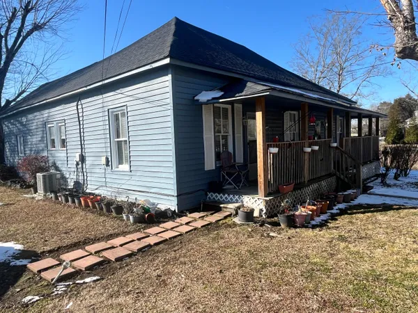 $199,999 | 17 Sunset Avenue, Unit 1 & 2, Englewood, TN 37329