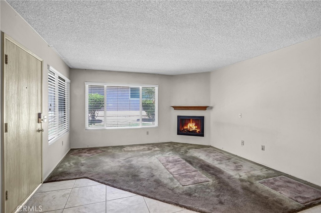 2891 Canyon Crest, Unit 15 Riverside, CA 92507 - Photo 4 of 28