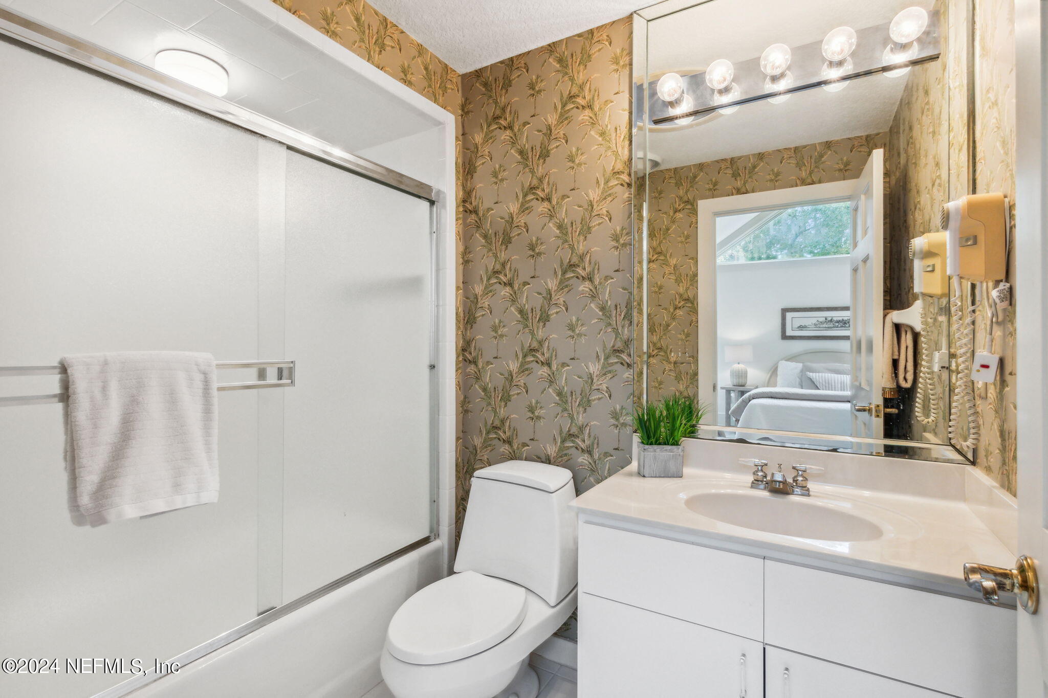 43 Sea Marsh Road Fernandina Beach, FL 32034 - Photo 58 of 111 a bathroom with a sink a toilet and shower