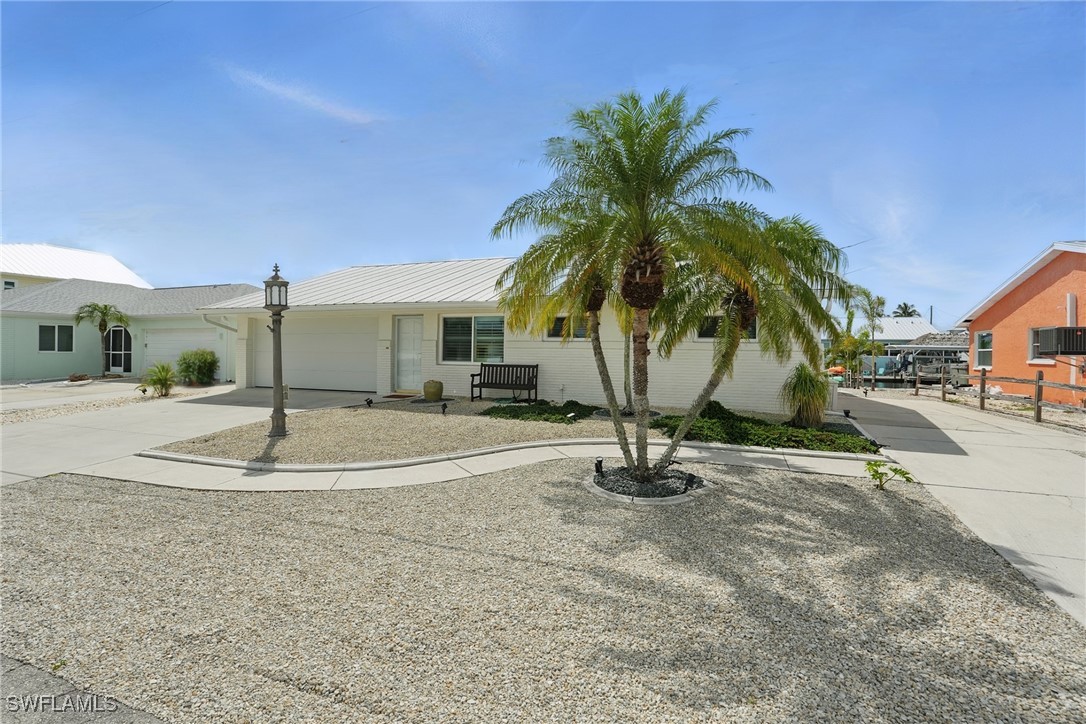 2749 Bruce Street Matlacha, FL 33993 - Photo 24 of 44