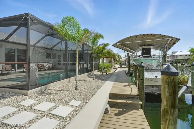 $725,000 | 2749 Bruce Street, Matlacha, FL 33993