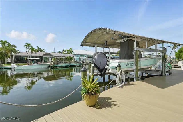 $725,000 | 2749 Bruce Street, Matlacha, FL 33993