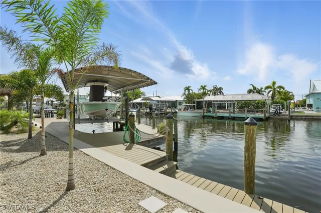 $725,000 | 2749 Bruce Street, Matlacha, FL 33993