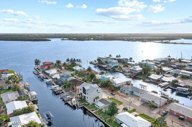 $725,000 | 2749 Bruce Street, Matlacha, FL 33993