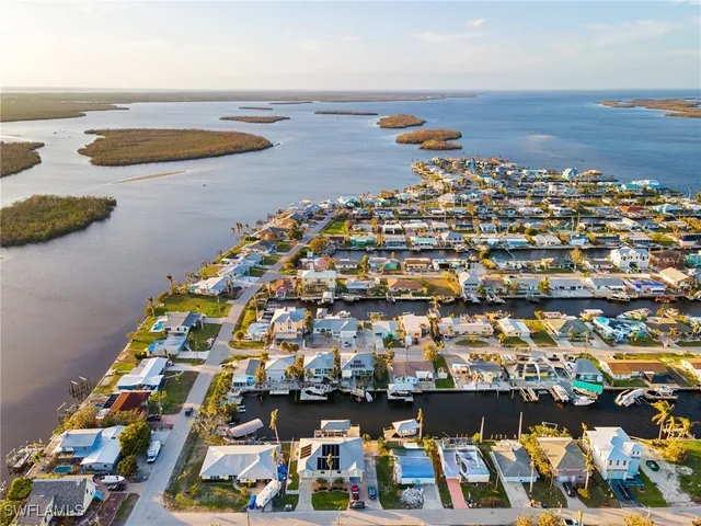 $725,000 | 2749 Bruce Street, Matlacha, FL 33993