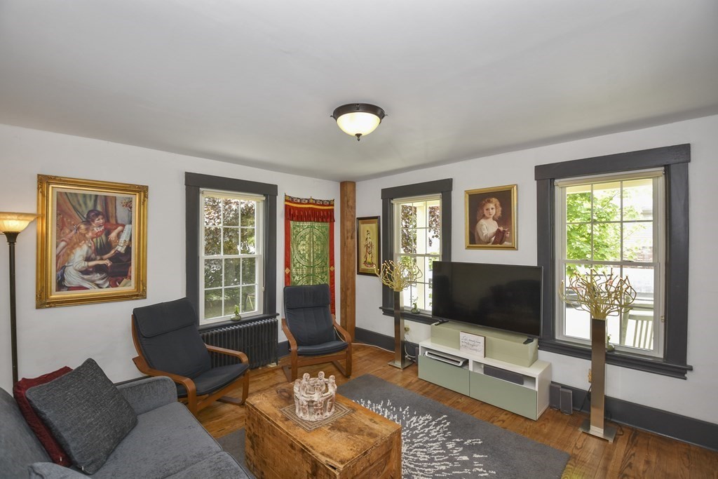 272 Park Street Gardner, MA 01440 - Photo 5 of 31 Gallery Image 5