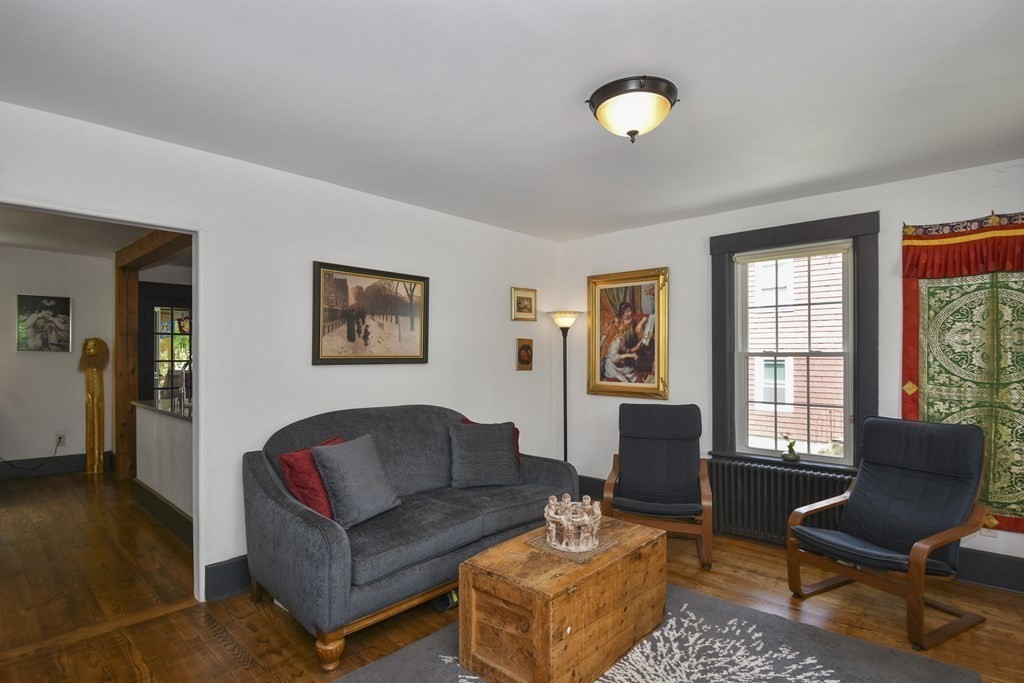272 Park Street Gardner, MA 01440 - Photo 6 of 31 Gallery Image 6