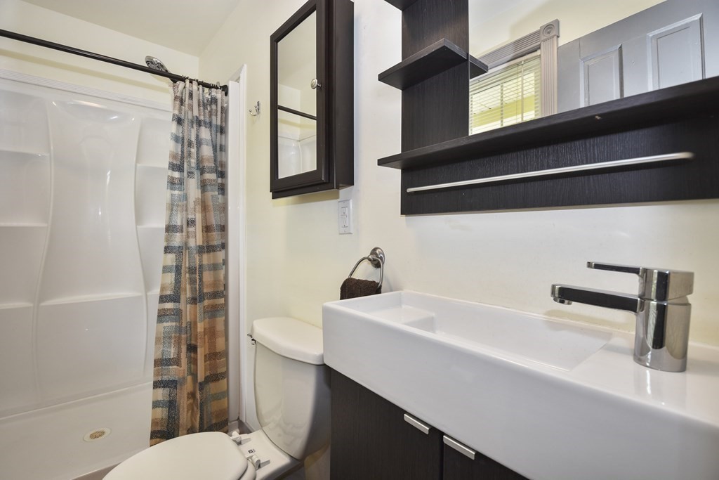 272 Park Street Gardner, MA 01440 - Photo 8 of 31 Gallery Image 8