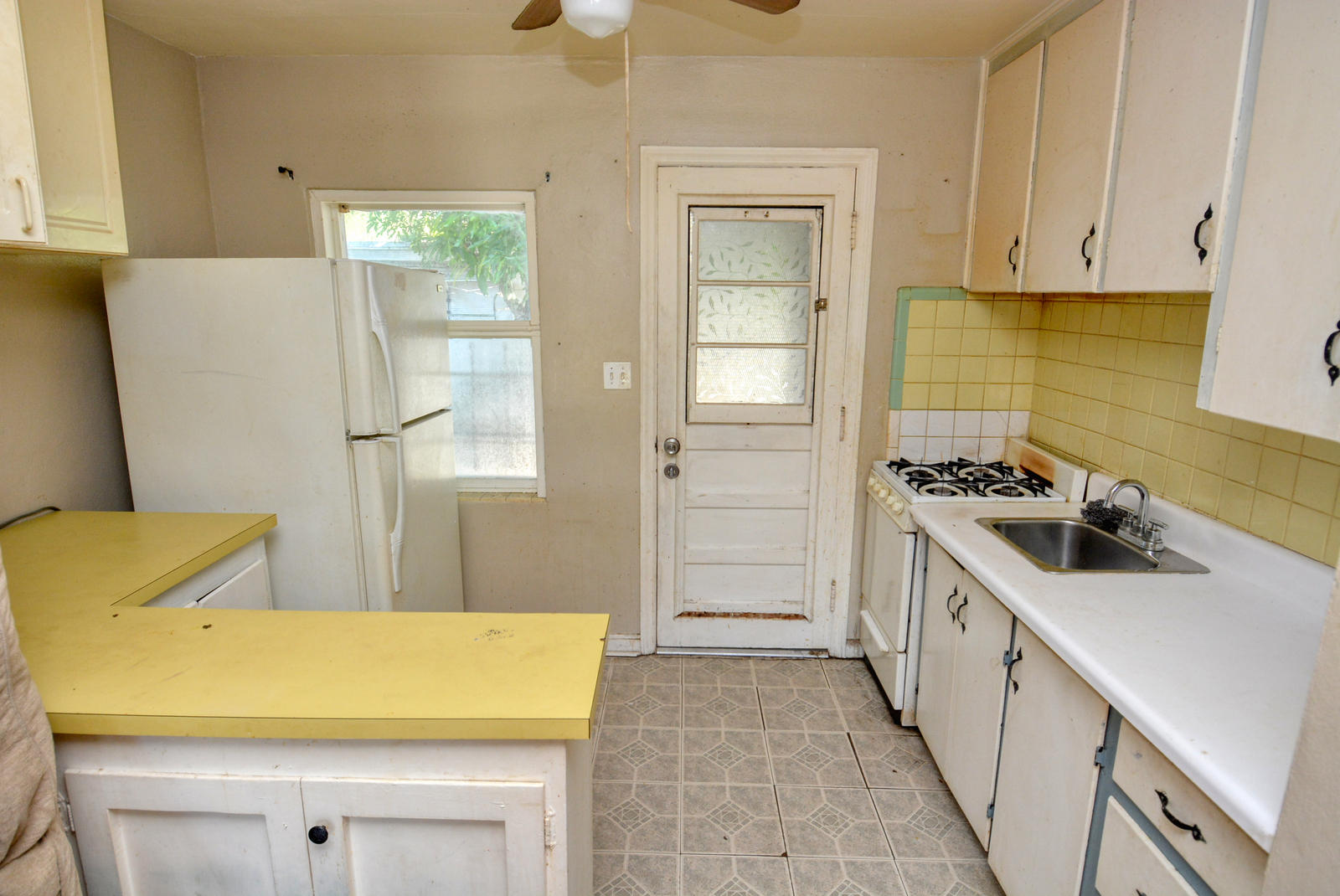 502 Wendell Road Fort Pierce, FL 34950 - Photo 8 of 28 Kitchen