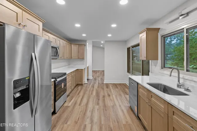 $499,900 | 3320 Hazelwood Court, Baneberry, TN 37890