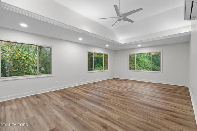 $499,900 | 3320 Hazelwood Court, Baneberry, TN 37890