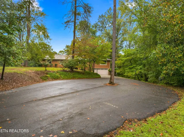 $499,900 | 3320 Hazelwood Court, Baneberry, TN 37890