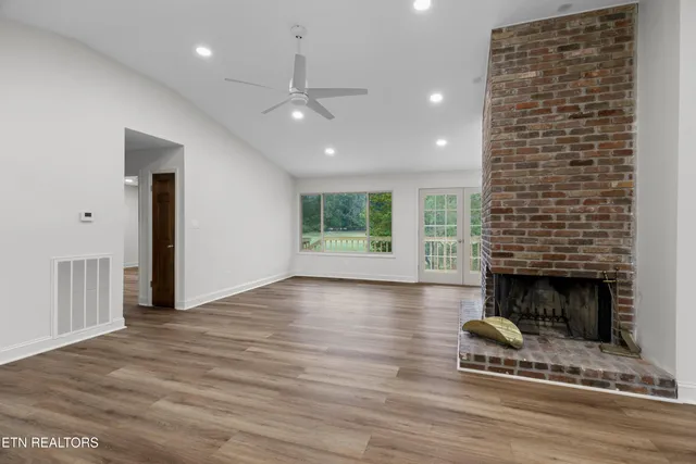 $499,900 | 3320 Hazelwood Court, Baneberry, TN 37890