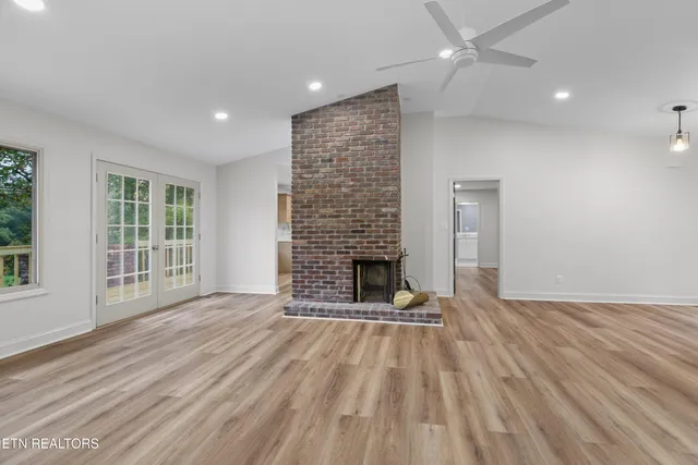 $499,900 | 3320 Hazelwood Court, Baneberry, TN 37890