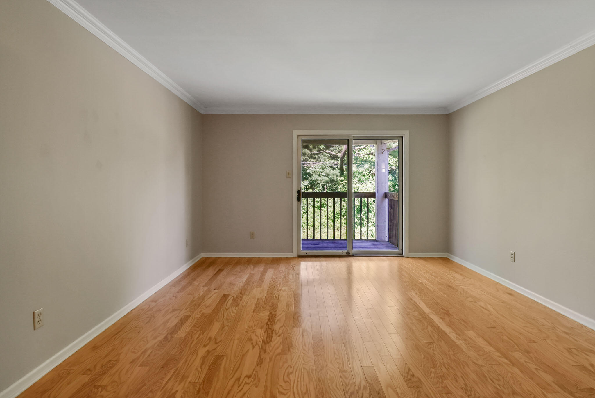 986 Millpond Road, Unit G Valparaiso, IN 46385 - Photo 8 of 18 2048x1368