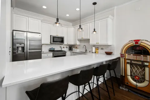 $695,000 | 2136 West Division Street, Unit 4, Chicago, IL 60622