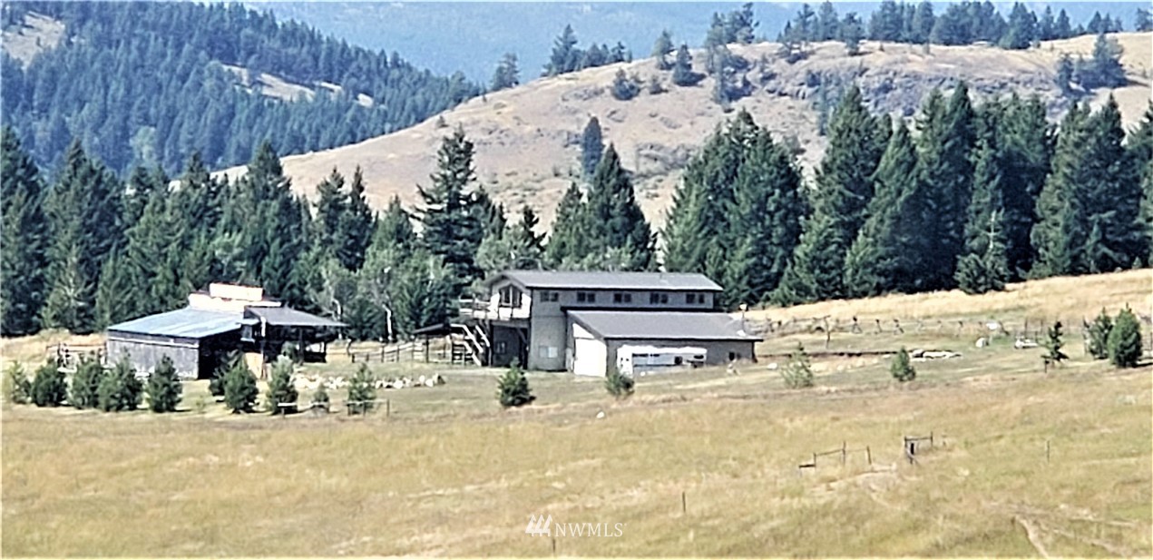 179 Fletcher Road Oroville, WA 98844 - Photo 3 of 25 Gallery Image 3