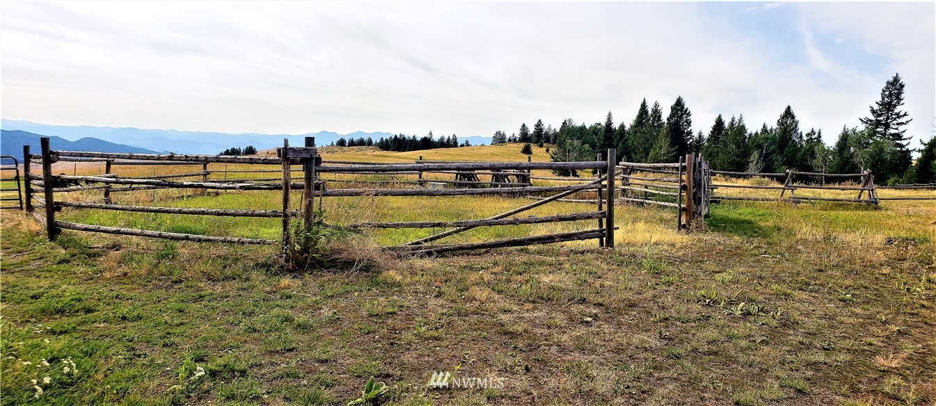 179 Fletcher Road Oroville, WA 98844 - Photo 24 of 25 Gallery Image 24