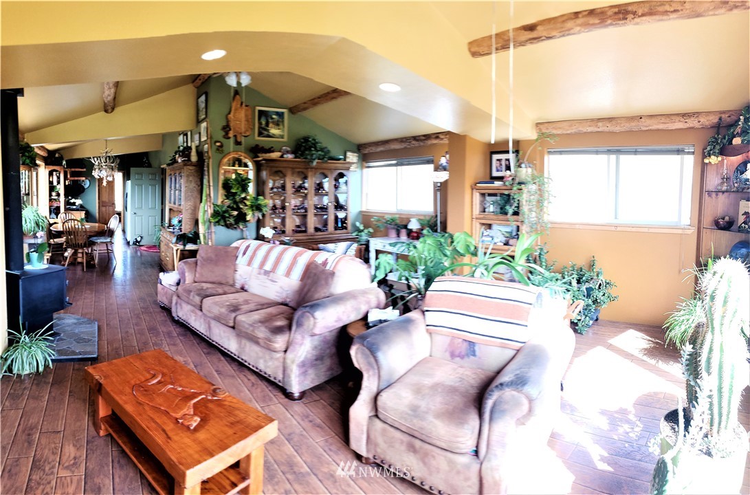 179 Fletcher Road Oroville, WA 98844 - Photo 5 of 25 Gallery Image 5