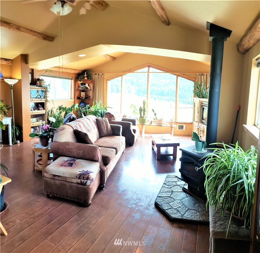 179 Fletcher Road Oroville, WA 98844 - Photo 6 of 25 Gallery Image 6