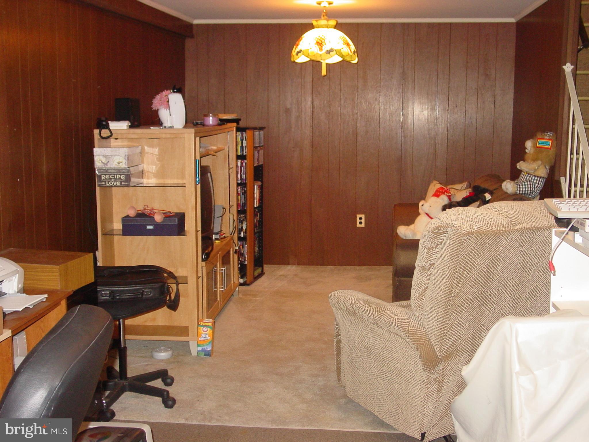 7427 Prince George Road Baltimore, MD 21208 - Photo 22 of 27 Family Room