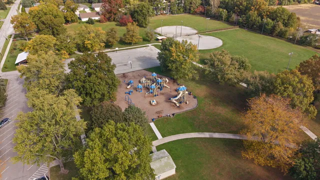 a picture of a lake view