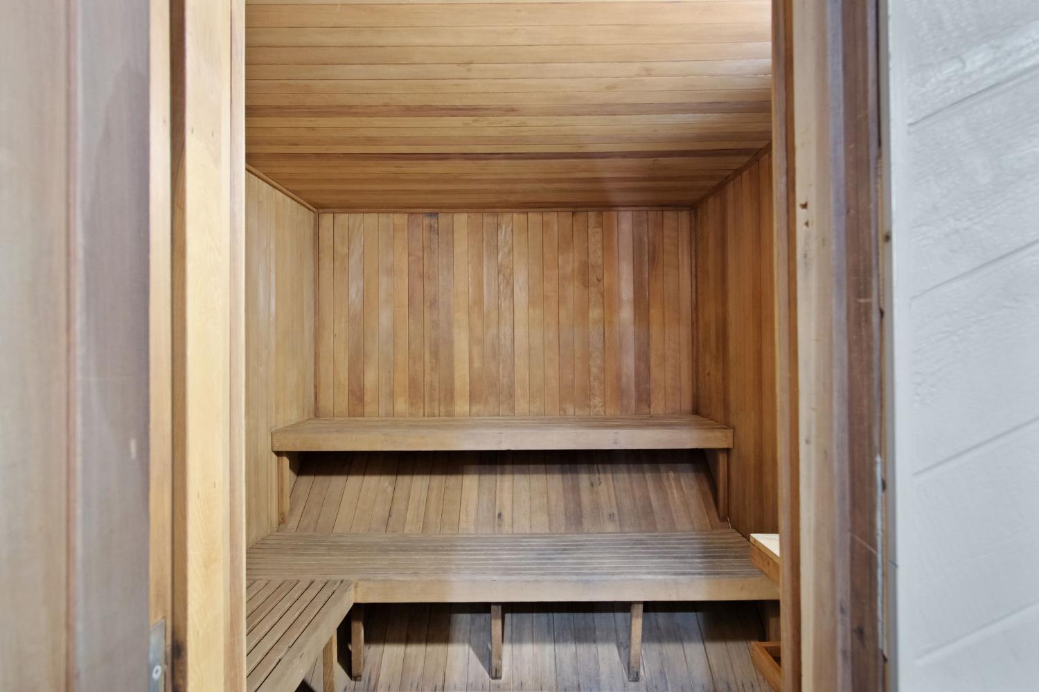 3701 Colonial Drive, Unit 156 Modesto, CA 95356 - Photo 21 of 32 a close view of wooden door