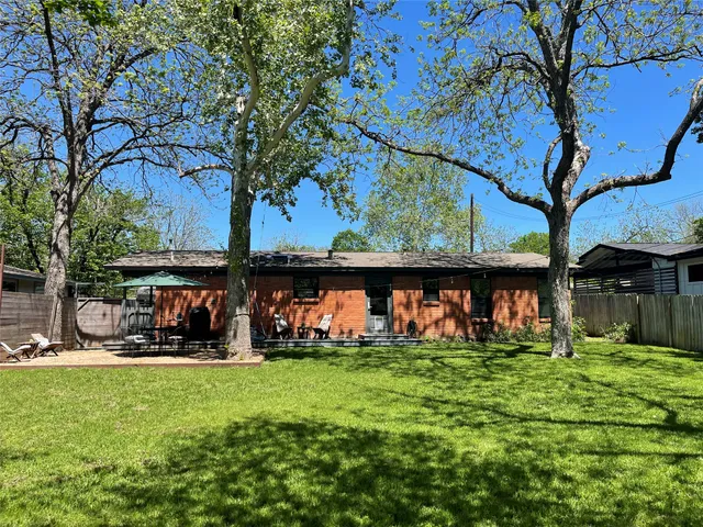 $3,200 | 1809 Forestglade Drive, Austin, TX 78745